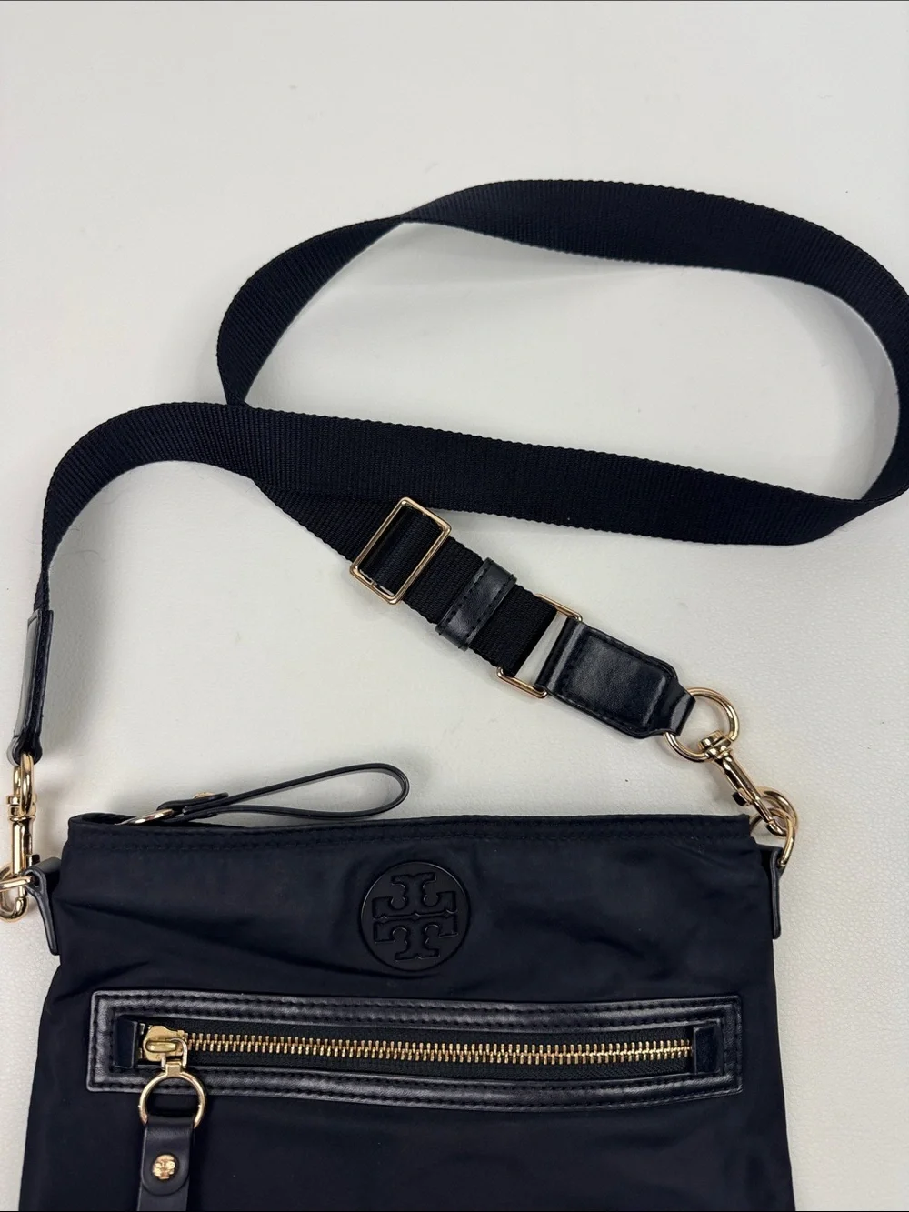 Tory Burch Black Nylon Crossbody Gold Zip Hardware Adjustable strap Designer